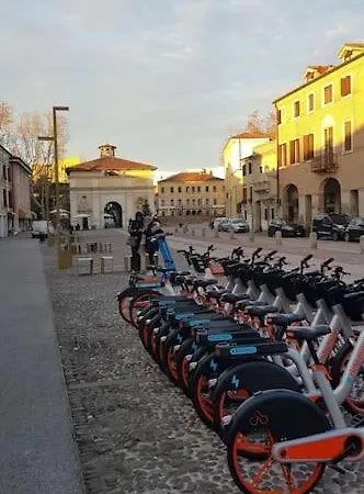 Appartement Storico Fronte Piazza In Borgo Portello *